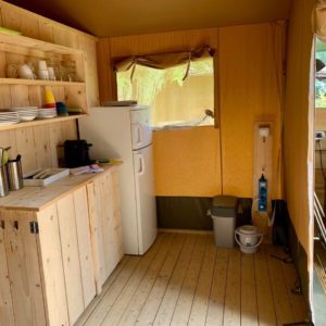 (lodge-tent-frigo)