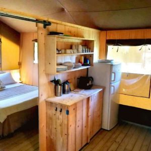 (lodge-tent-frigo2)